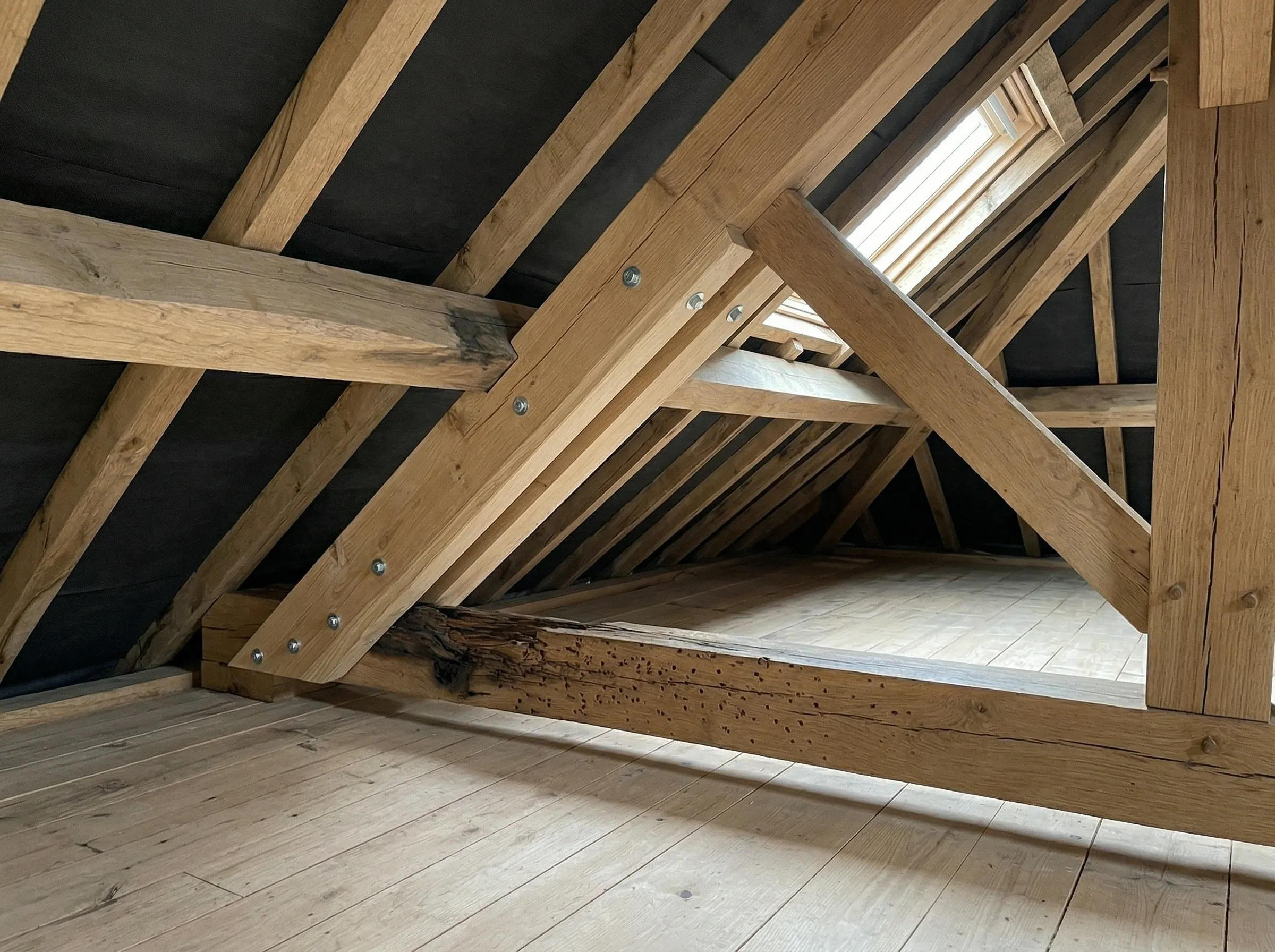 Charpente renforcée et traitée après intervention à Yvrac