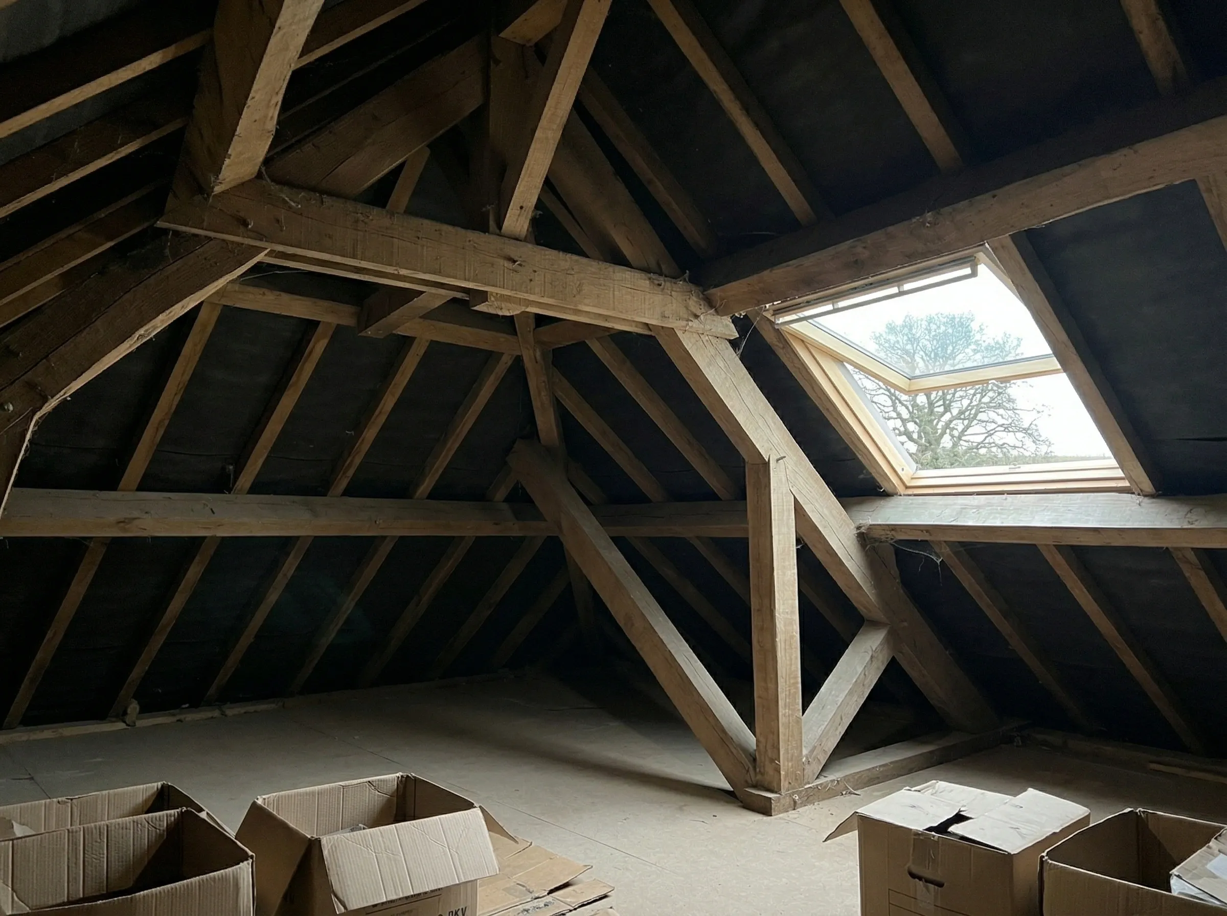 Combles lumineux après pose d'un Velux à Yvrac